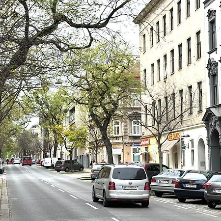 Traumhafte Wohnung Fuer 3, Grosszuegig, Walk In Dusche Wien Ngoại thất bức ảnh