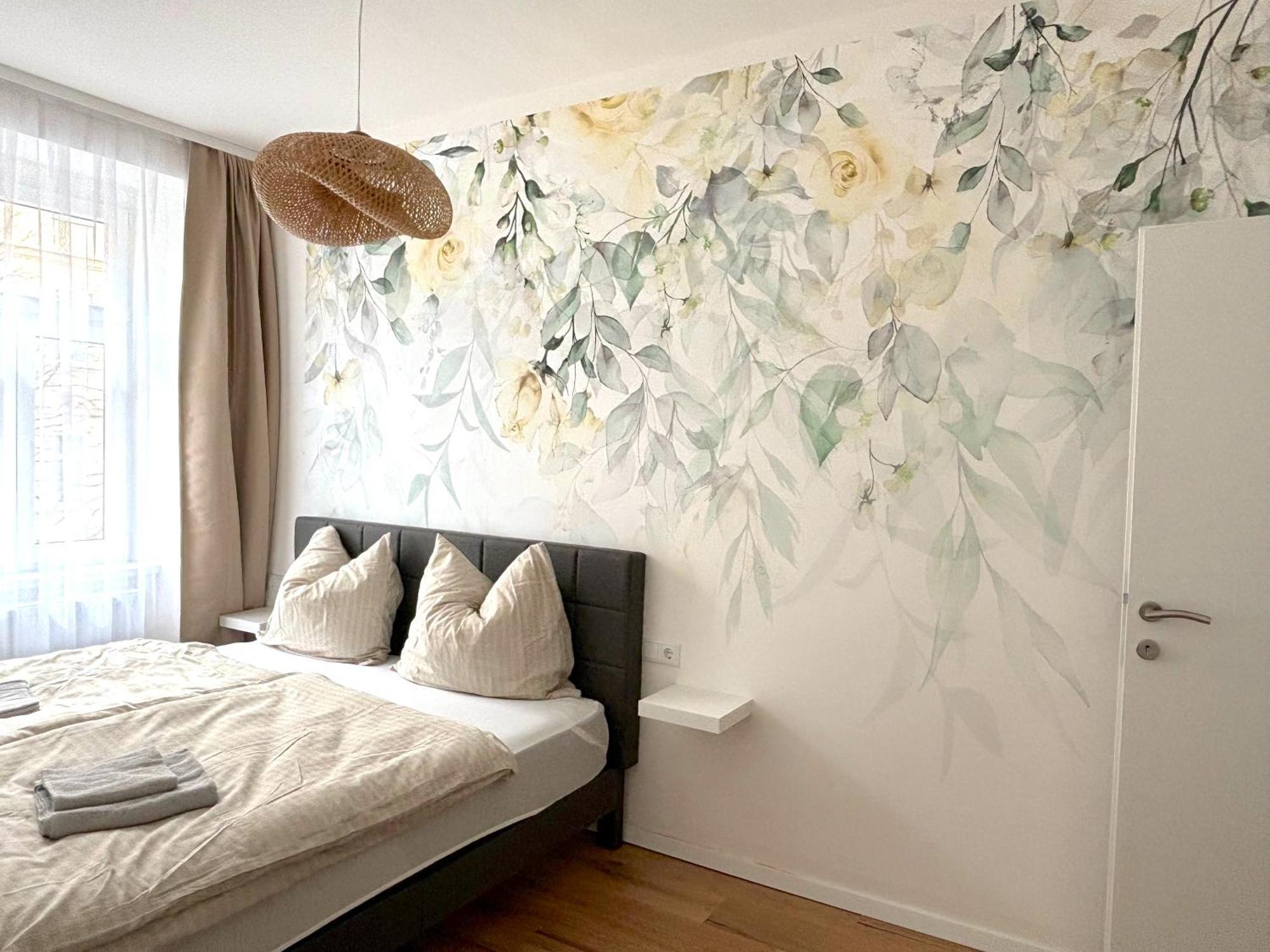 Traumhafte Wohnung Fuer 3, Grosszuegig, Walk In Dusche Wien Ngoại thất bức ảnh
